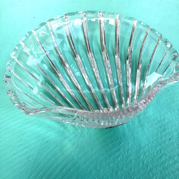 Mikasa 7" Scallop Shell Dish - Picture 2 of 6